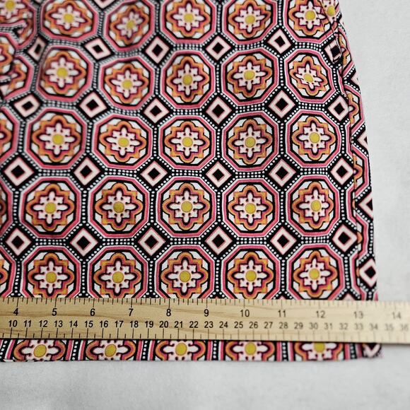 Crown & Ivy Shorts Size 14 Stretchy Button/Zip Fly Pockets Geometric Dressy - Picture 5 of 11